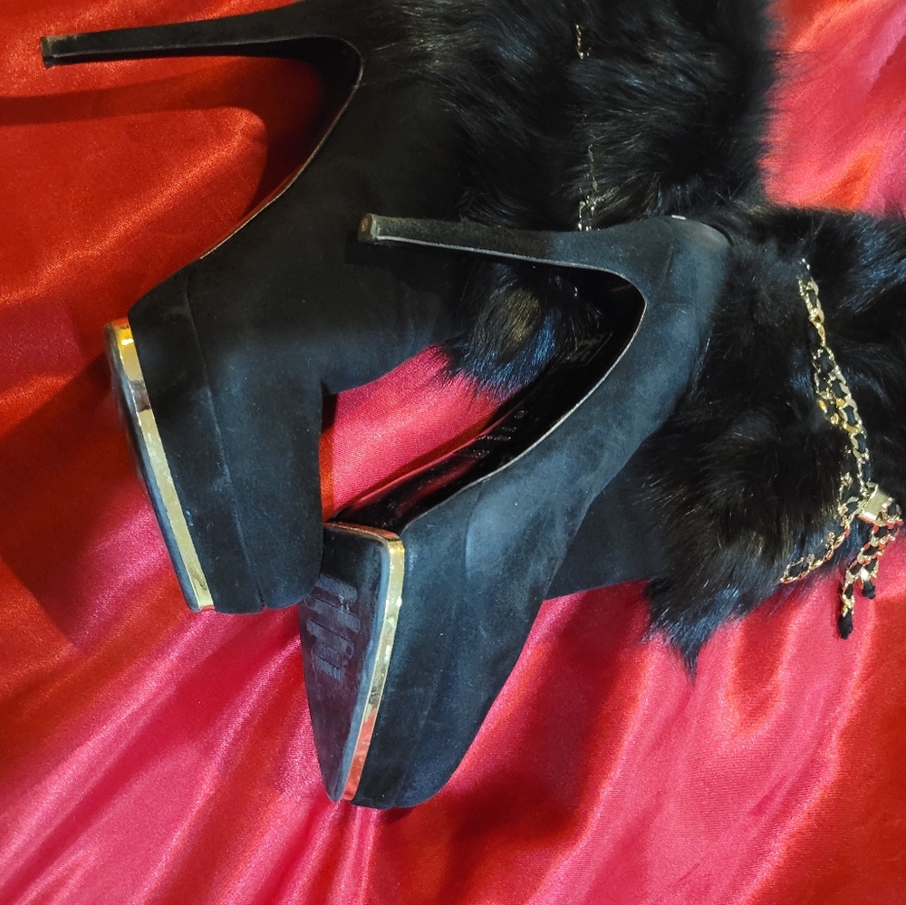 Boots - Picture 4 of 6